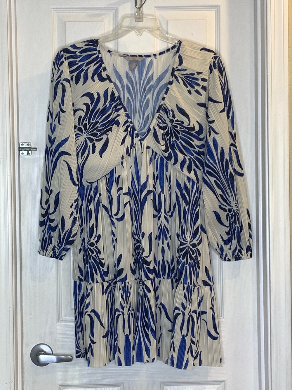 H&M Cream/Blue Patterned Plissé Dress Size Large